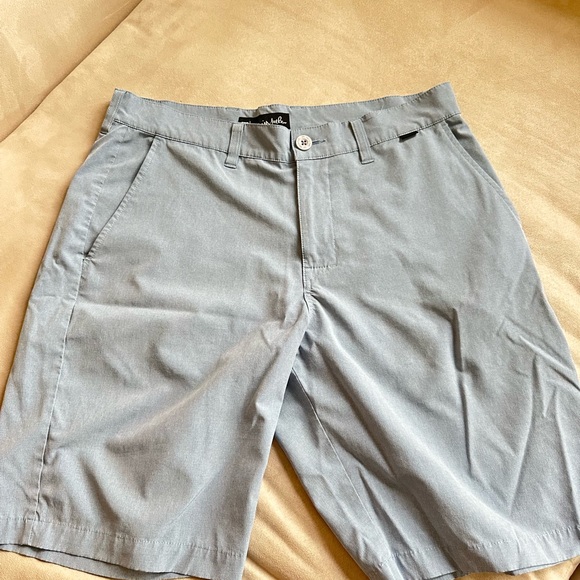 travis mathew shorts - Picture 2 of 5